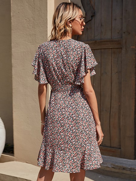 Chic Floral Dress - Image 4