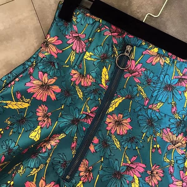 Elegant Floral Pattern Shorts - Image 5
