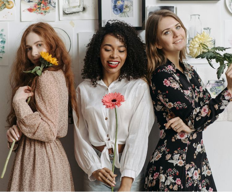 Women with flowery clothes